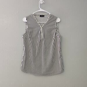 Tahari Pinstripe Black & White Sleeveless Blouse Size Small Business Capsule